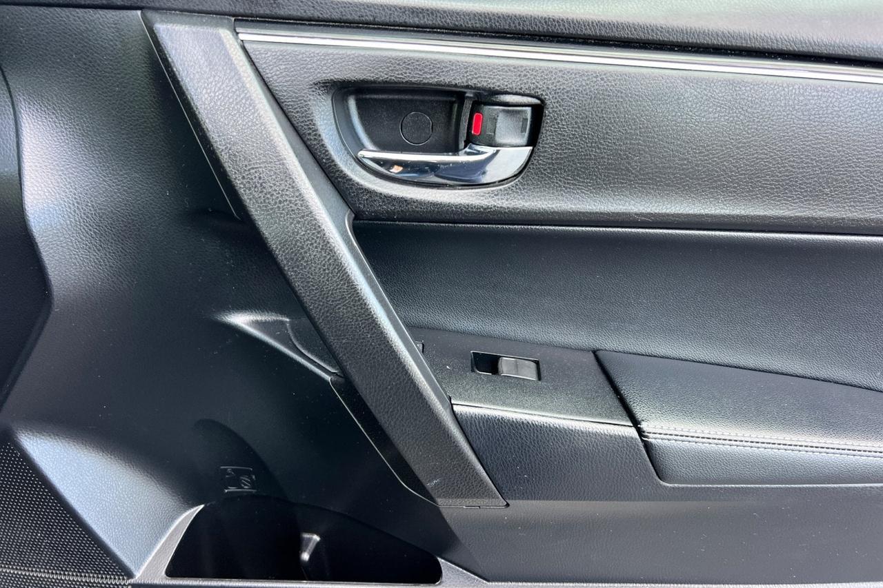 2019 Toyota Corolla XLE Roseville CA