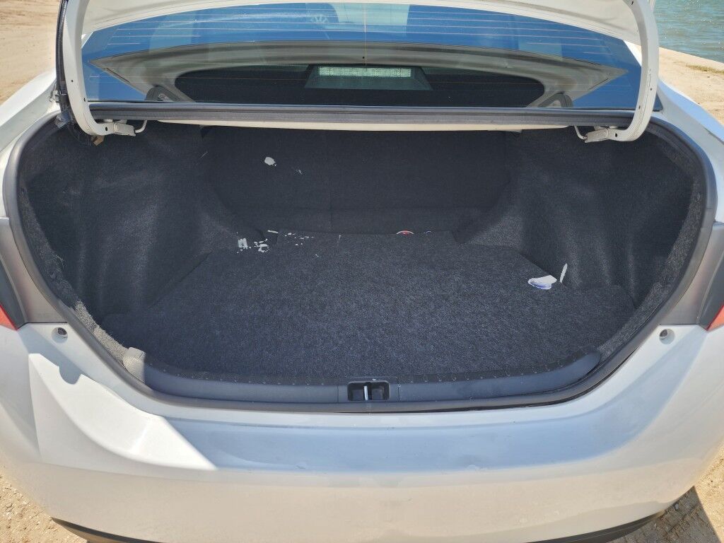 2019 Toyota Corolla XLE~ACCIDENT AVOIDANCE SYSTEMS~ADAPTIVE CRUISE CONTROL~BLUETOOTH~HEATED SIDE MIRRORS Sarasota FL