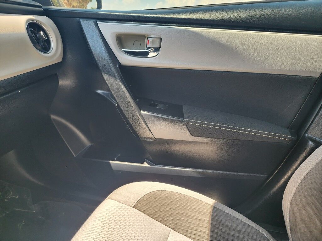 2019 Toyota Corolla XLE~ACCIDENT AVOIDANCE SYSTEMS~ADAPTIVE CRUISE CONTROL~BLUETOOTH~HEATED SIDE MIRRORS Sarasota FL