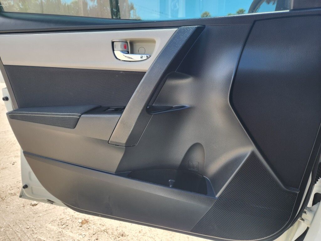 2019 Toyota Corolla XLE~ACCIDENT AVOIDANCE SYSTEMS~ADAPTIVE CRUISE CONTROL~BLUETOOTH~HEATED SIDE MIRRORS Sarasota FL