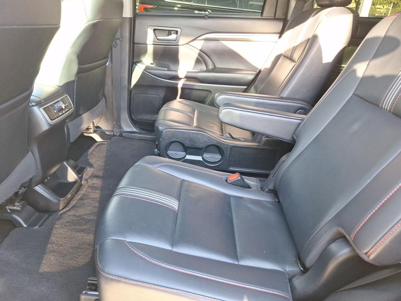 2019 Toyota Highlander Hurst TX