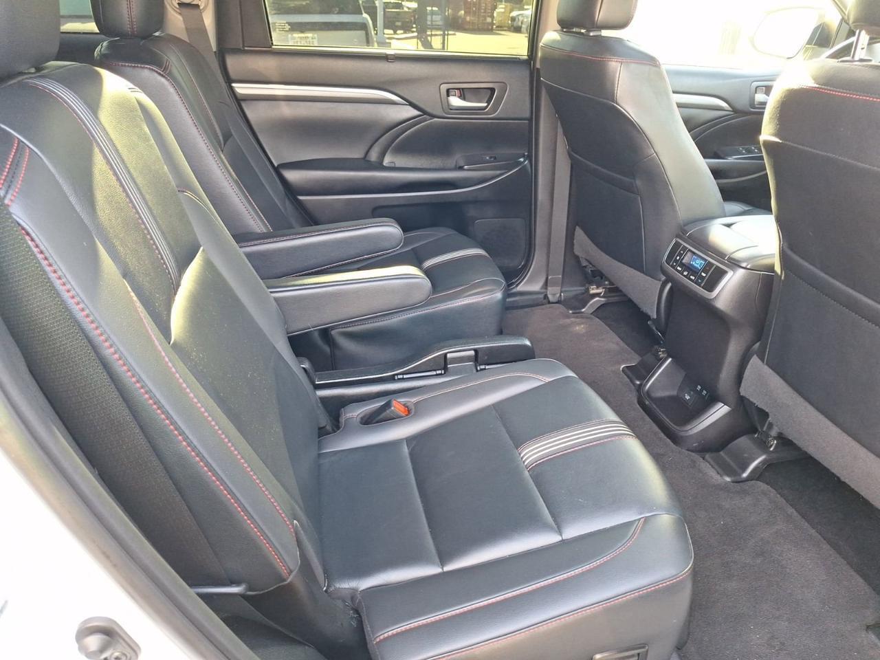 2019 Toyota Highlander Hurst TX