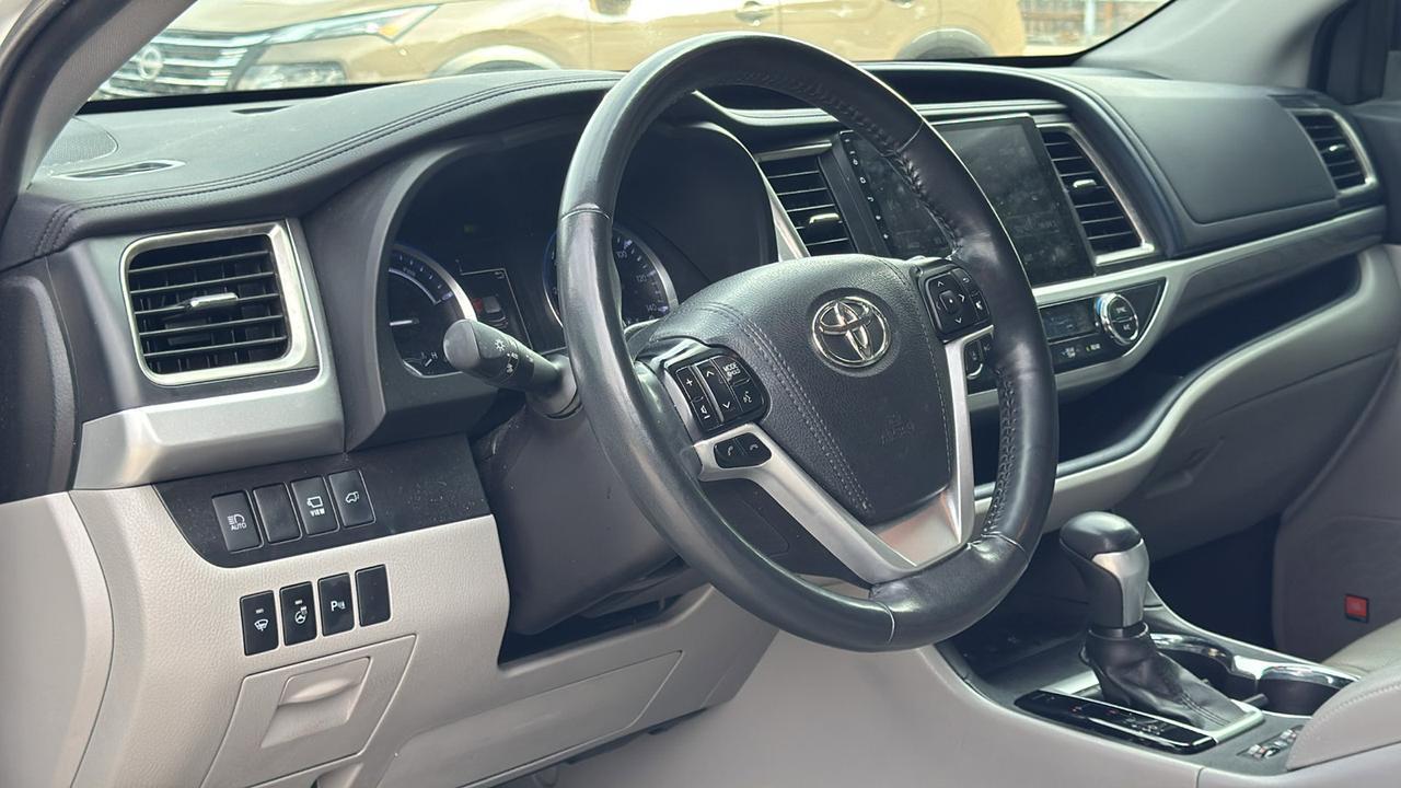 2019 Toyota Highlander  Selma TX