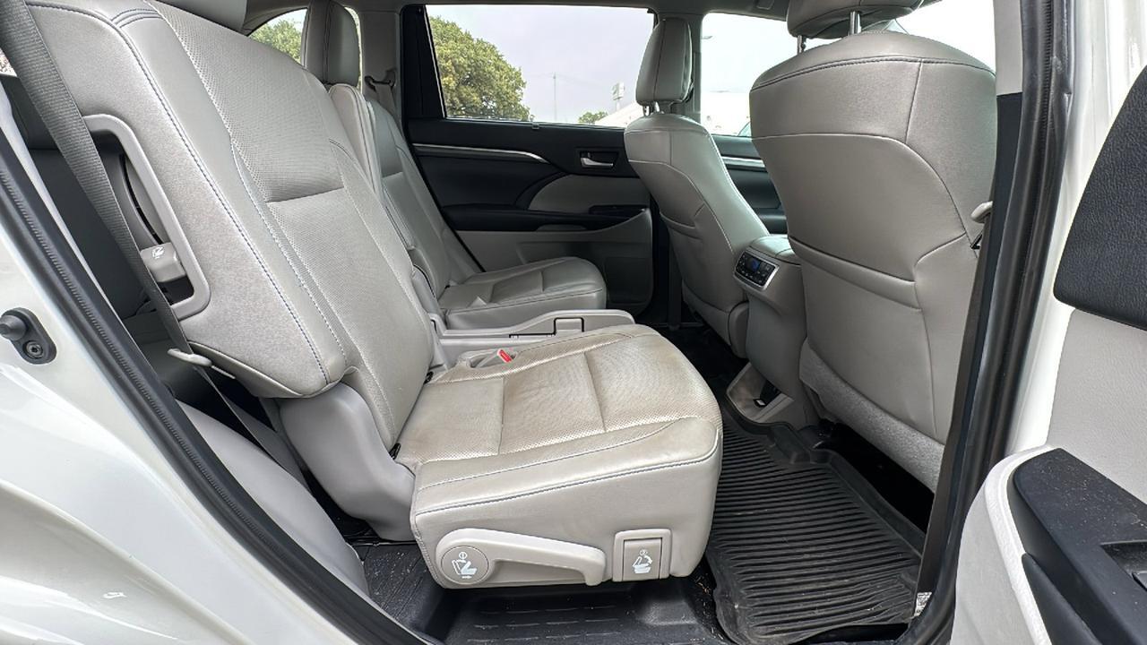 2019 Toyota Highlander  Selma TX