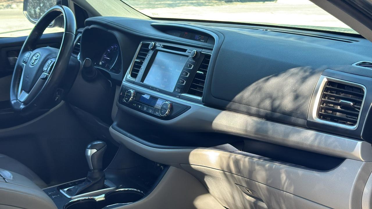 2019 Toyota Highlander  Selma TX