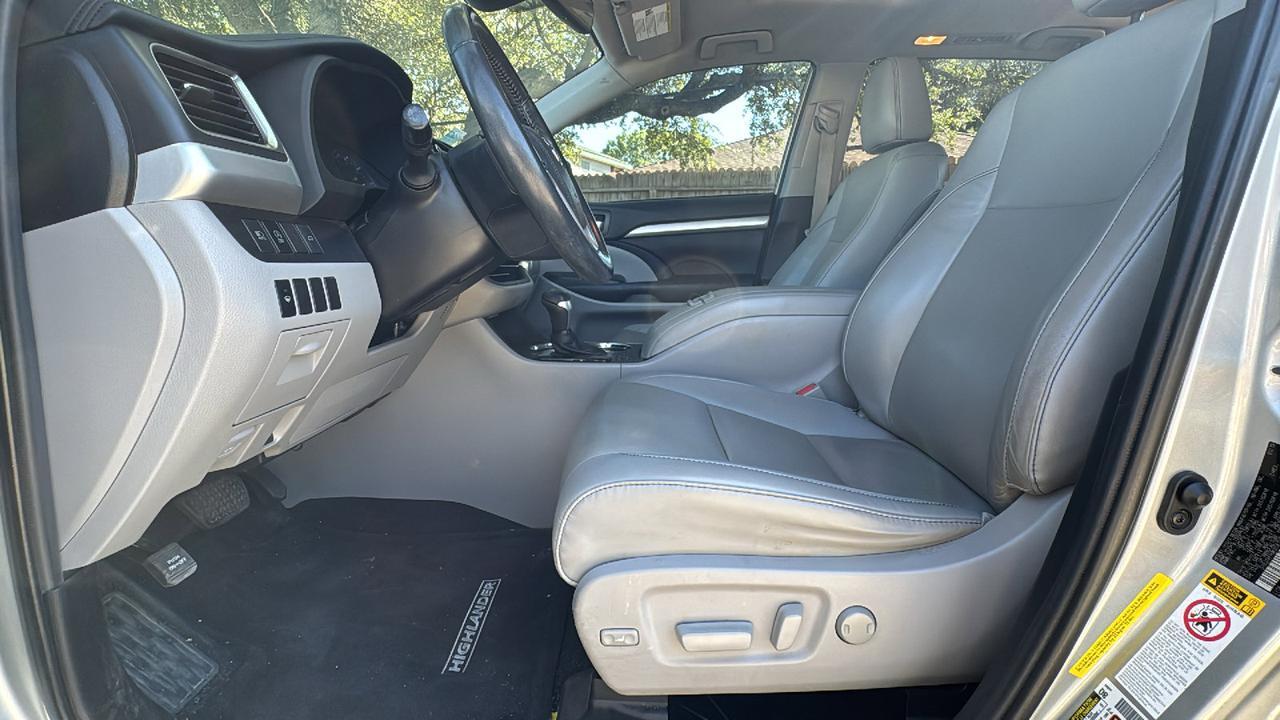 2019 Toyota Highlander  Selma TX