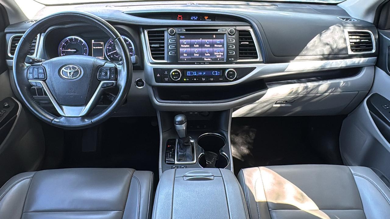 2019 Toyota Highlander  Selma TX