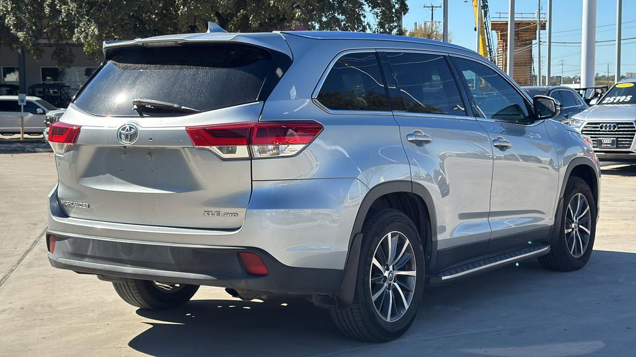 2019 Toyota Highlander  Selma TX