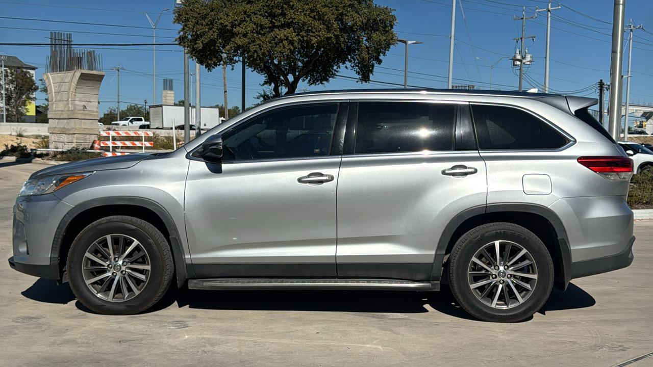 2019 Toyota Highlander  Selma TX