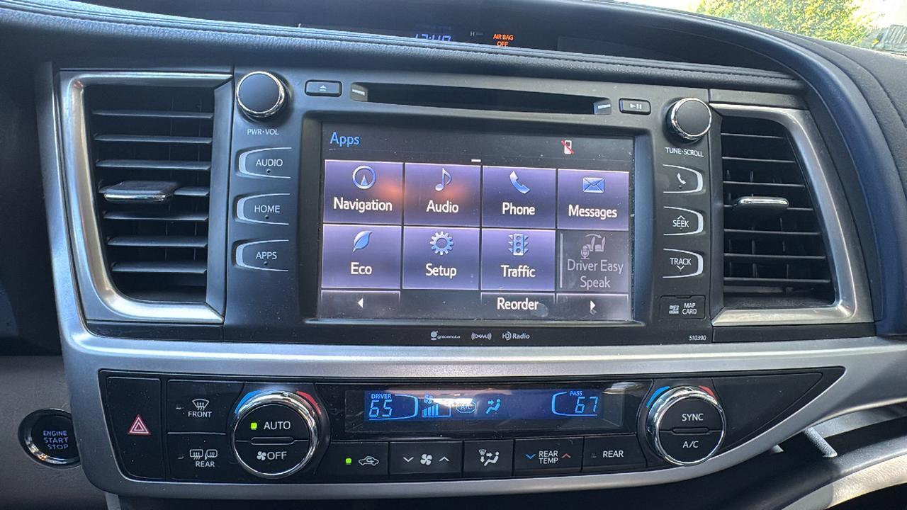 2019 Toyota Highlander  Selma TX