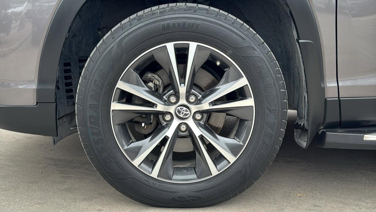 2019 Toyota Highlander  Selma TX