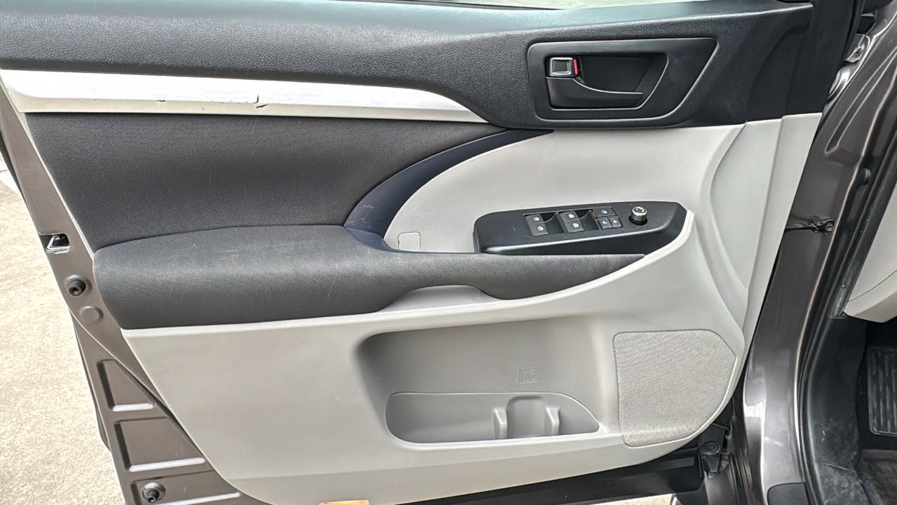 2019 Toyota Highlander  Selma TX