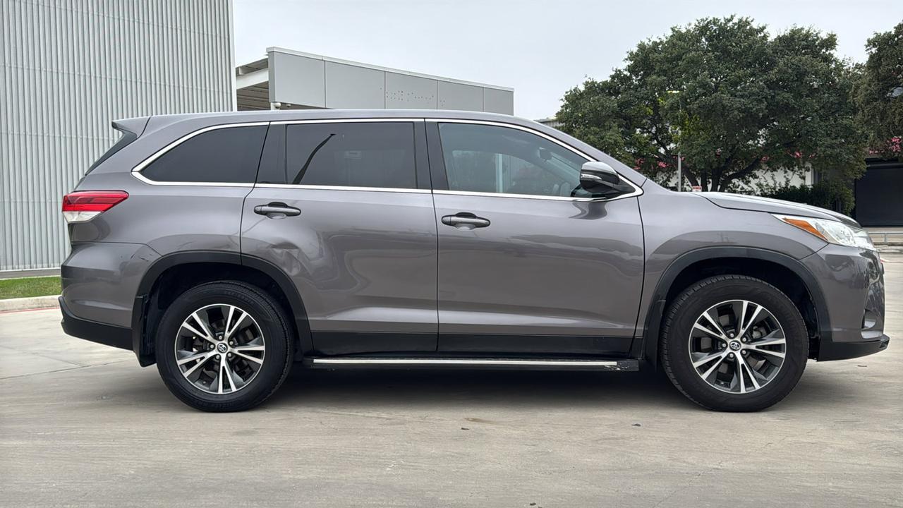 2019 Toyota Highlander  Selma TX