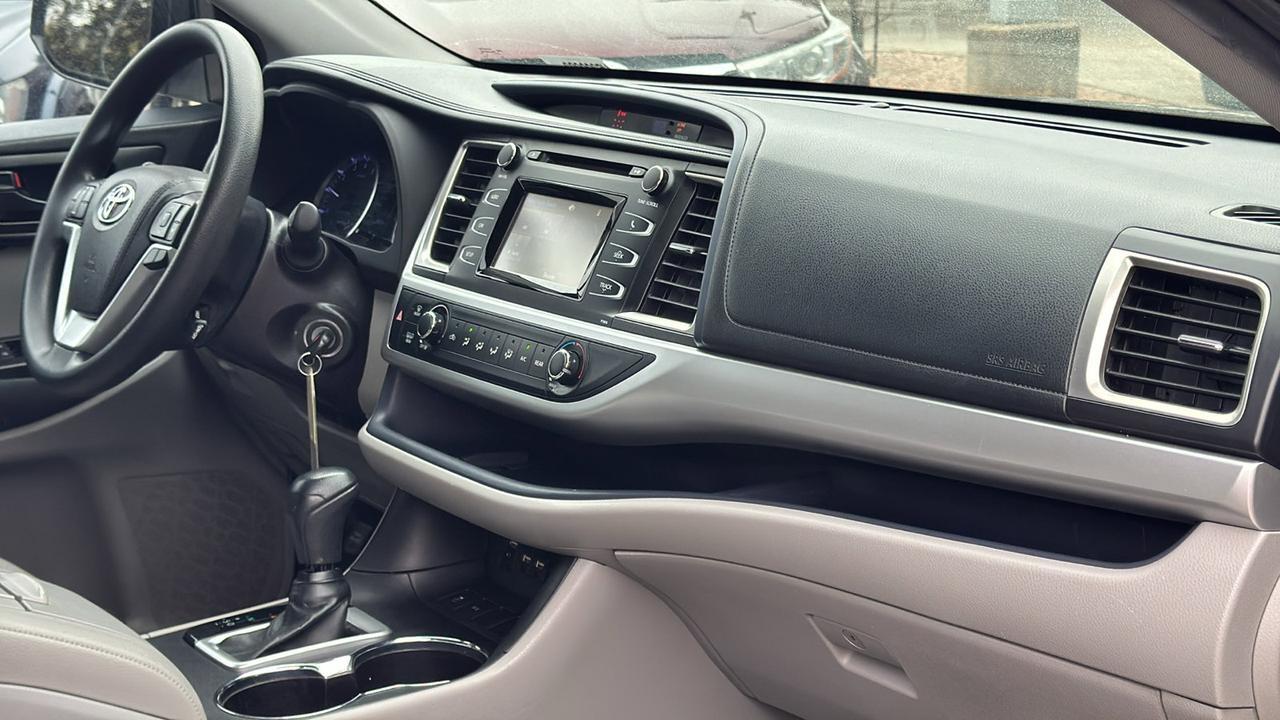 2019 Toyota Highlander  Selma TX