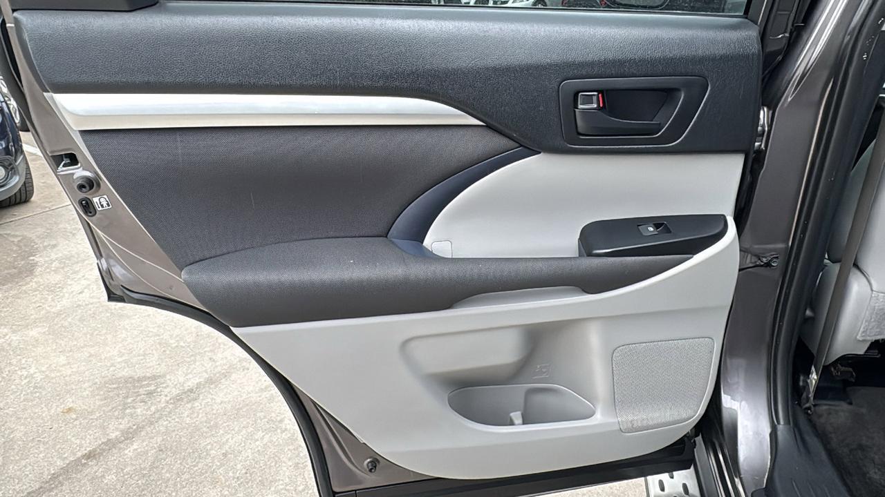 2019 Toyota Highlander  Selma TX