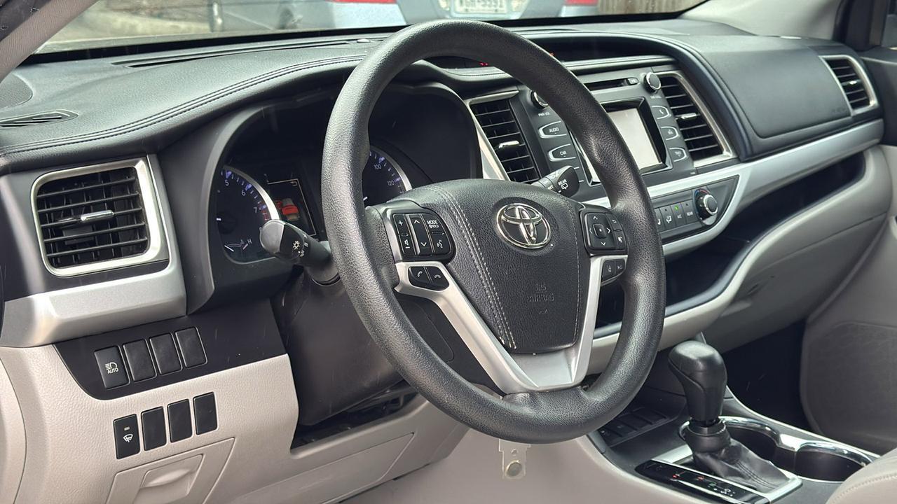 2019 Toyota Highlander  Selma TX