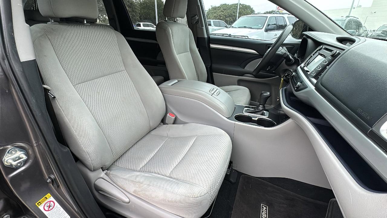 2019 Toyota Highlander  Selma TX