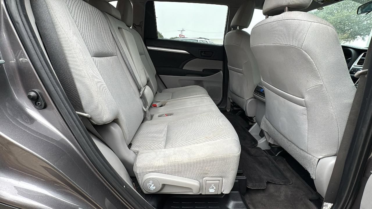 2019 Toyota Highlander  Selma TX