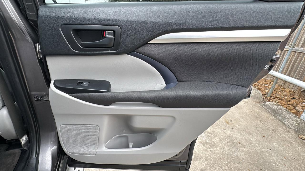 2019 Toyota Highlander  Selma TX