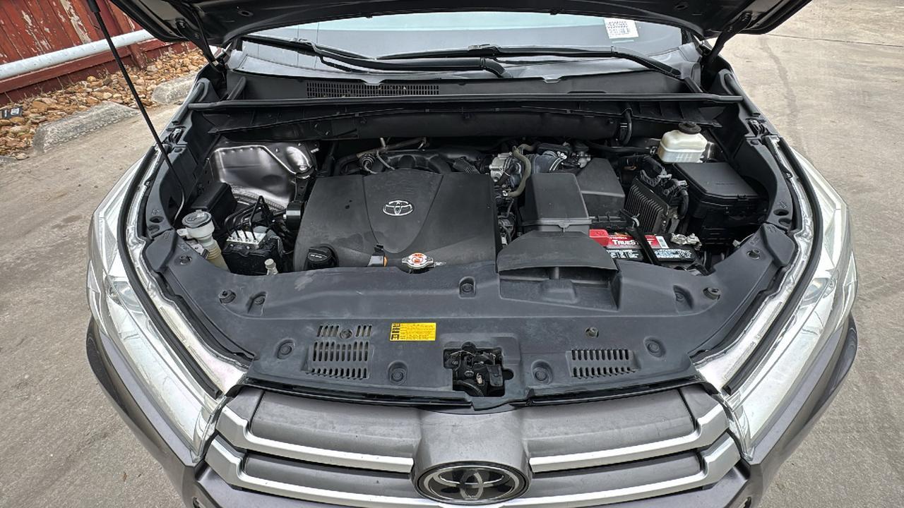 2019 Toyota Highlander  Selma TX