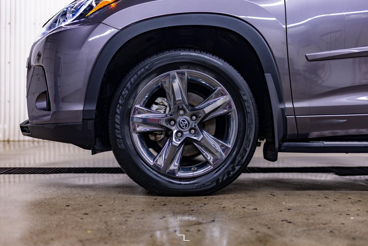 2019 Toyota Highlander AWD Limited Leather Roof Nav BCam Red Deer AB