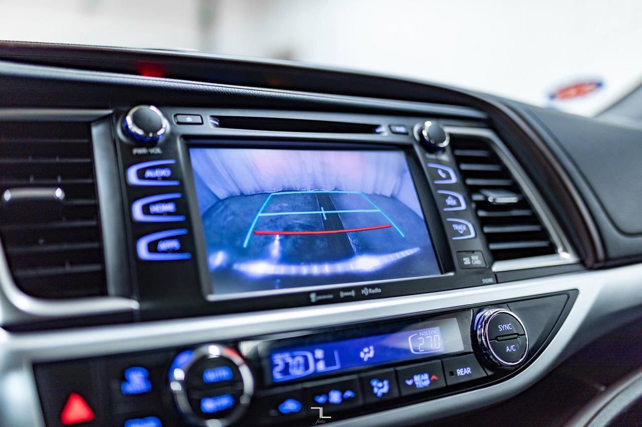 2019 Toyota Highlander AWD XLE Leather Roof Nav BCam Red Deer AB