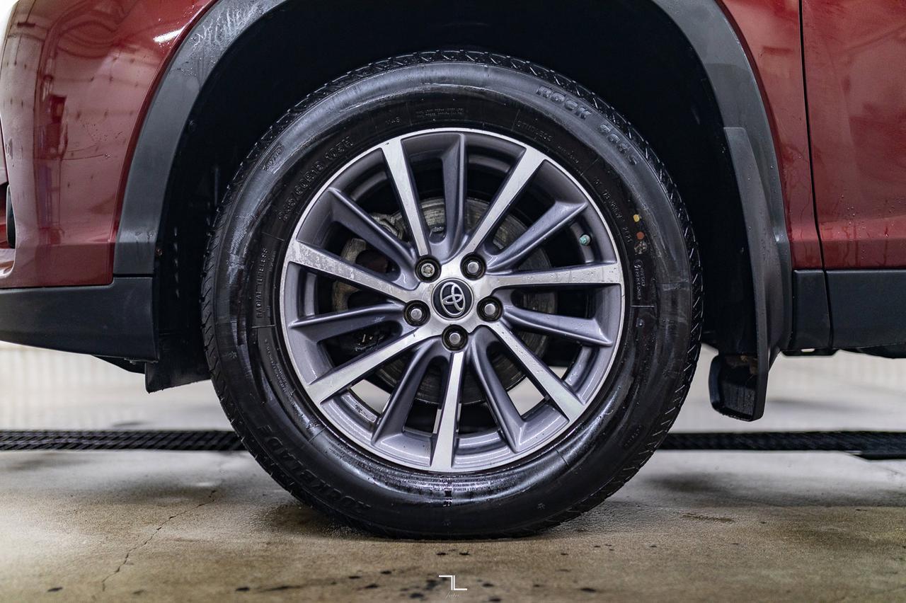 2019 Toyota Highlander AWD XLE Leather Roof Nav BCam Red Deer AB