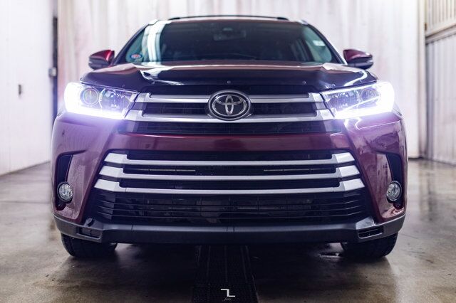 2019 Toyota Highlander AWD XLE Leather Roof Nav BCam Red Deer AB