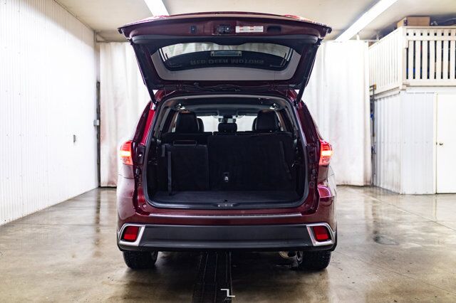 2019 Toyota Highlander AWD XLE Leather Roof Nav BCam Red Deer AB