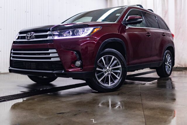 2019 Toyota Highlander AWD XLE Leather Roof Nav BCam Red Deer AB