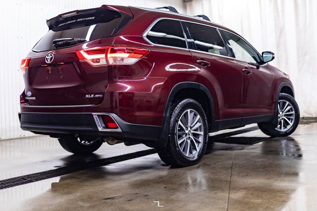 2019 Toyota Highlander AWD XLE Leather Roof Nav BCam Red Deer AB