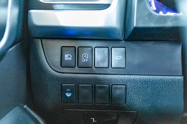 2019 Toyota Highlander AWD XLE Leather Roof Nav BCam Red Deer AB