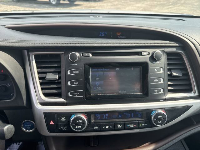 2019 Toyota Highlander Hybrid LE Carbondale IL