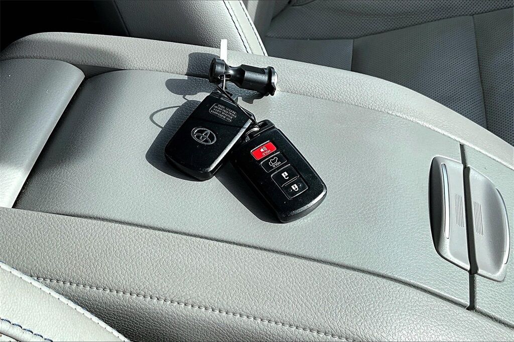 2019 Toyota Highlander Hybrid Limited Platinum OR