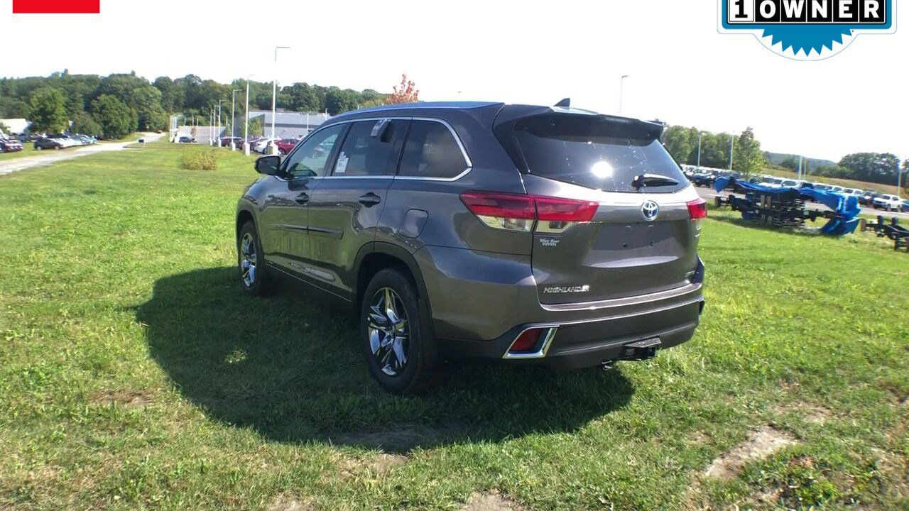 2019 Toyota Highlander Hybrid Limited Platinum White River Junction VT