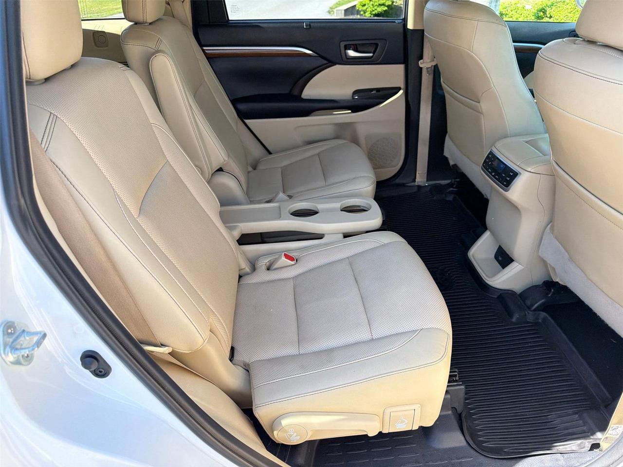 2019 Toyota Highlander Hybrid Limited Platinum Hagerstown MD