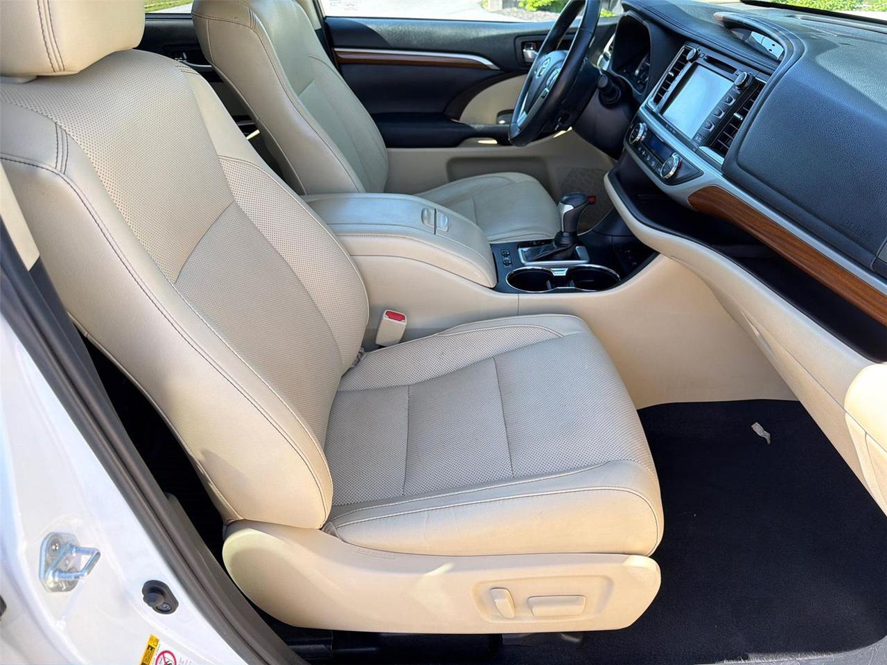 2019 Toyota Highlander Hybrid Limited Platinum Hagerstown MD