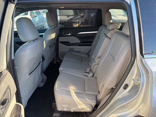 2019 Toyota Highlander Hybrid XLE Pine River MN