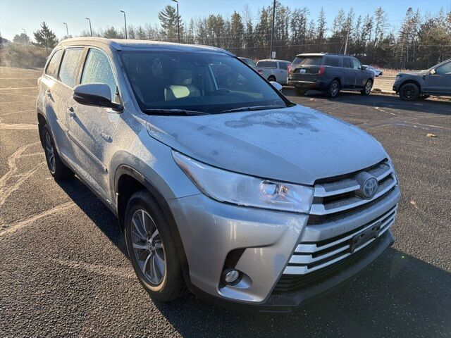 2019 Toyota Highlander Hybrid XLE Pine River MN
