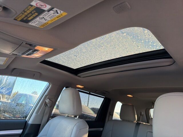 2019 Toyota Highlander Hybrid XLE Pine River MN