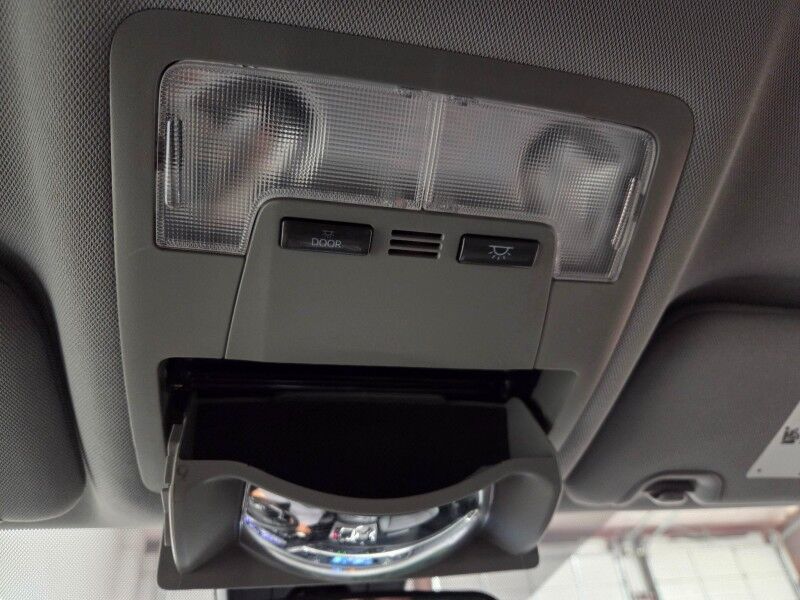 2019 Toyota Highlander LE 3rd Row 3.5L V6 Camera Michelin Tires FREE WARRANTY Call (682)58 Arlington TX