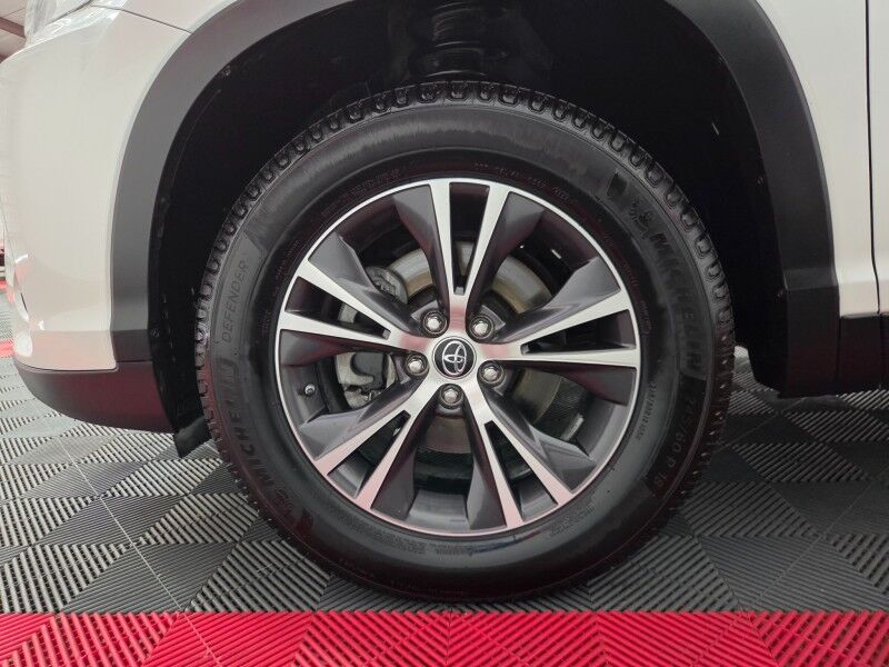 2019 Toyota Highlander LE 3rd Row 3.5L V6 Camera Michelin Tires FREE WARRANTY Call (682)58 Arlington TX