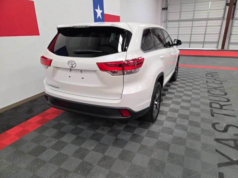 2019 Toyota Highlander LE 3rd Row 3.5L V6 Camera Michelin Tires FREE WARRANTY Call (682)58 Arlington TX