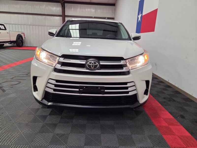 2019 Toyota Highlander LE 3rd Row 3.5L V6 Camera Michelin Tires FREE WARRANTY Call (682)58 Arlington TX
