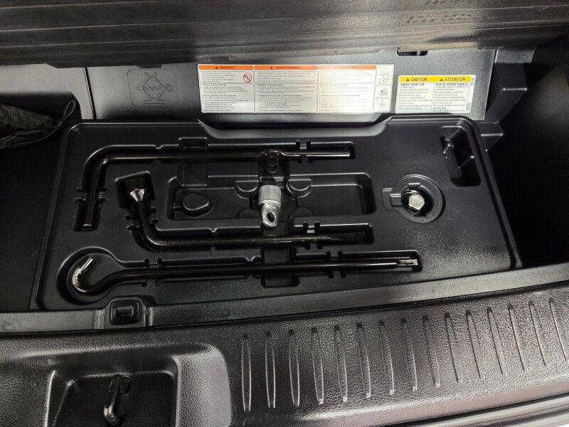 2019 Toyota Highlander LE 3rd Row 3.5L V6 Camera Michelin Tires FREE WARRANTY Call (682)58 Arlington TX