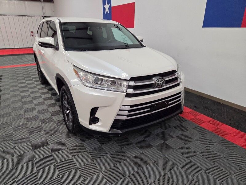 2019 Toyota Highlander LE 3rd Row 3.5L V6 Camera Michelin Tires FREE WARRANTY Call (682)58 Arlington TX