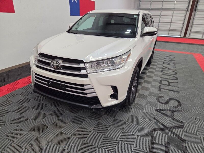 2019 Toyota Highlander LE 3rd Row 3.5L V6 Camera Michelin Tires FREE WARRANTY Call (682)58