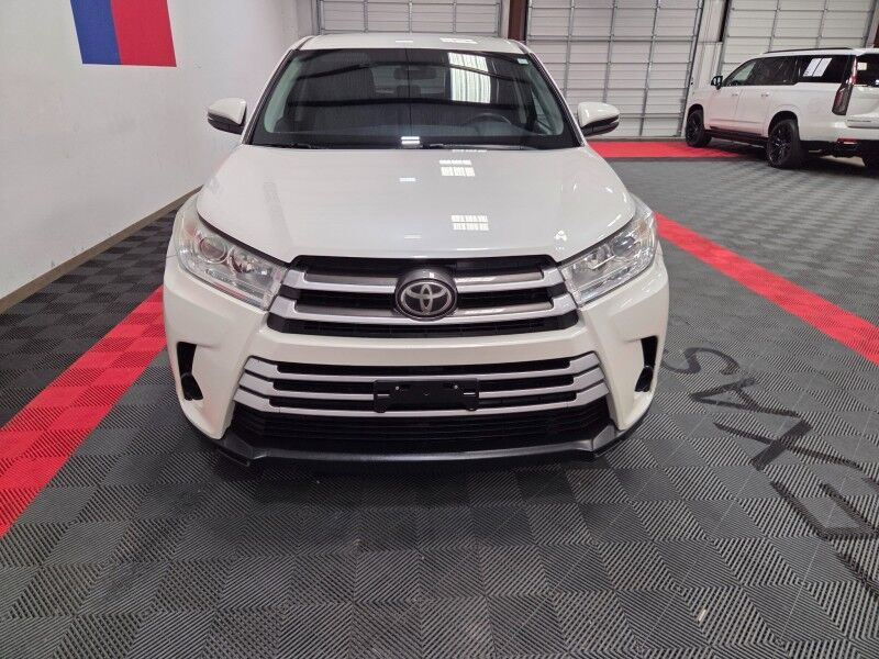 2019 Toyota Highlander LE 3rd Row 3.5L V6 Camera Michelin Tires FREE WARRANTY Call (682)58 Arlington TX