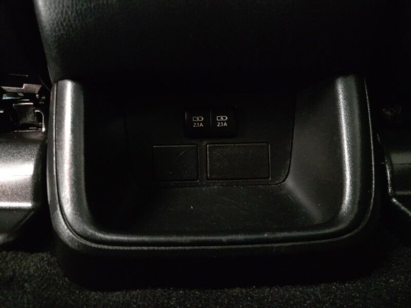 2019 Toyota Highlander LE 3rd Row 3.5L V6 Camera Michelin Tires FREE WARRANTY Call (682)58 Arlington TX