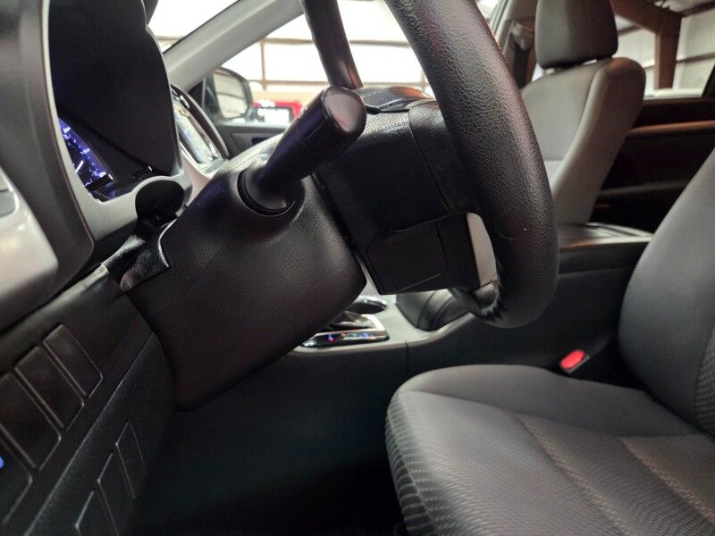 2019 Toyota Highlander LE 3rd Row 3.5L V6 Camera Michelin Tires FREE WARRANTY Call (682)58 Arlington TX